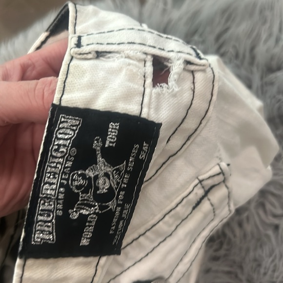 True religion distressed jeans - Picture 6 of 17